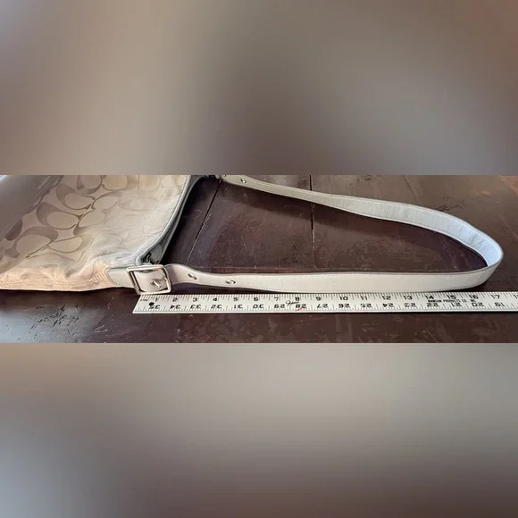 Coach EUC Gray Signature C’s Jacquard
canvas & leather Shoulder Bag - Picture 14 of 15